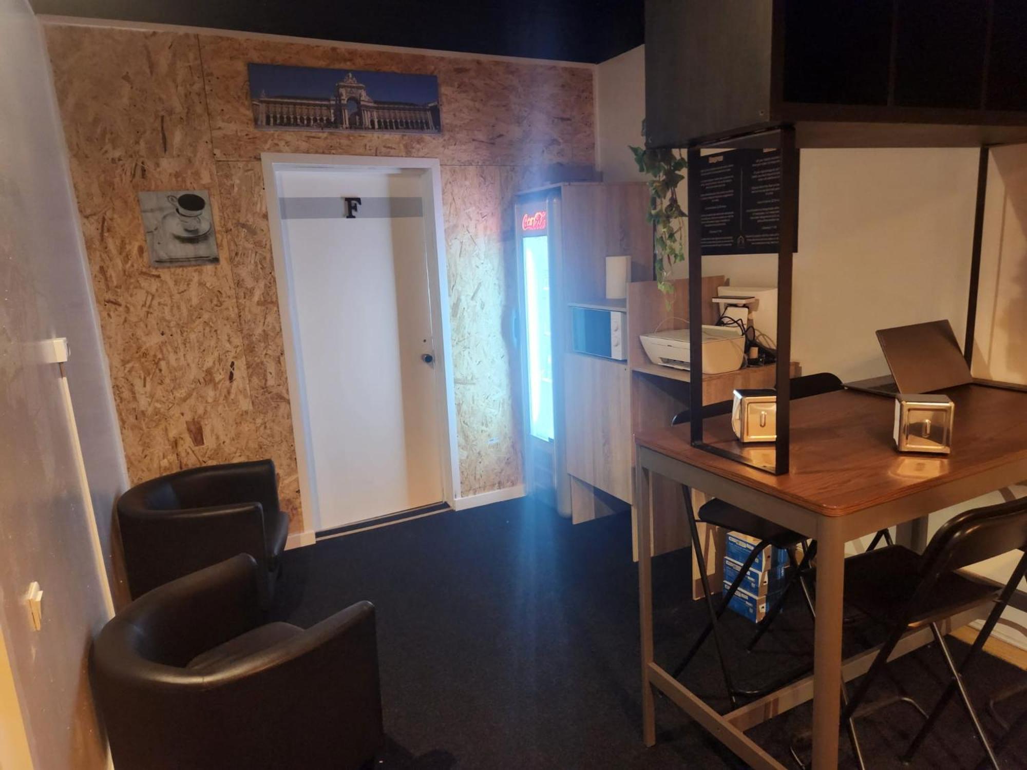 Daora Lisbon Low Cost Hostel Экстерьер фото