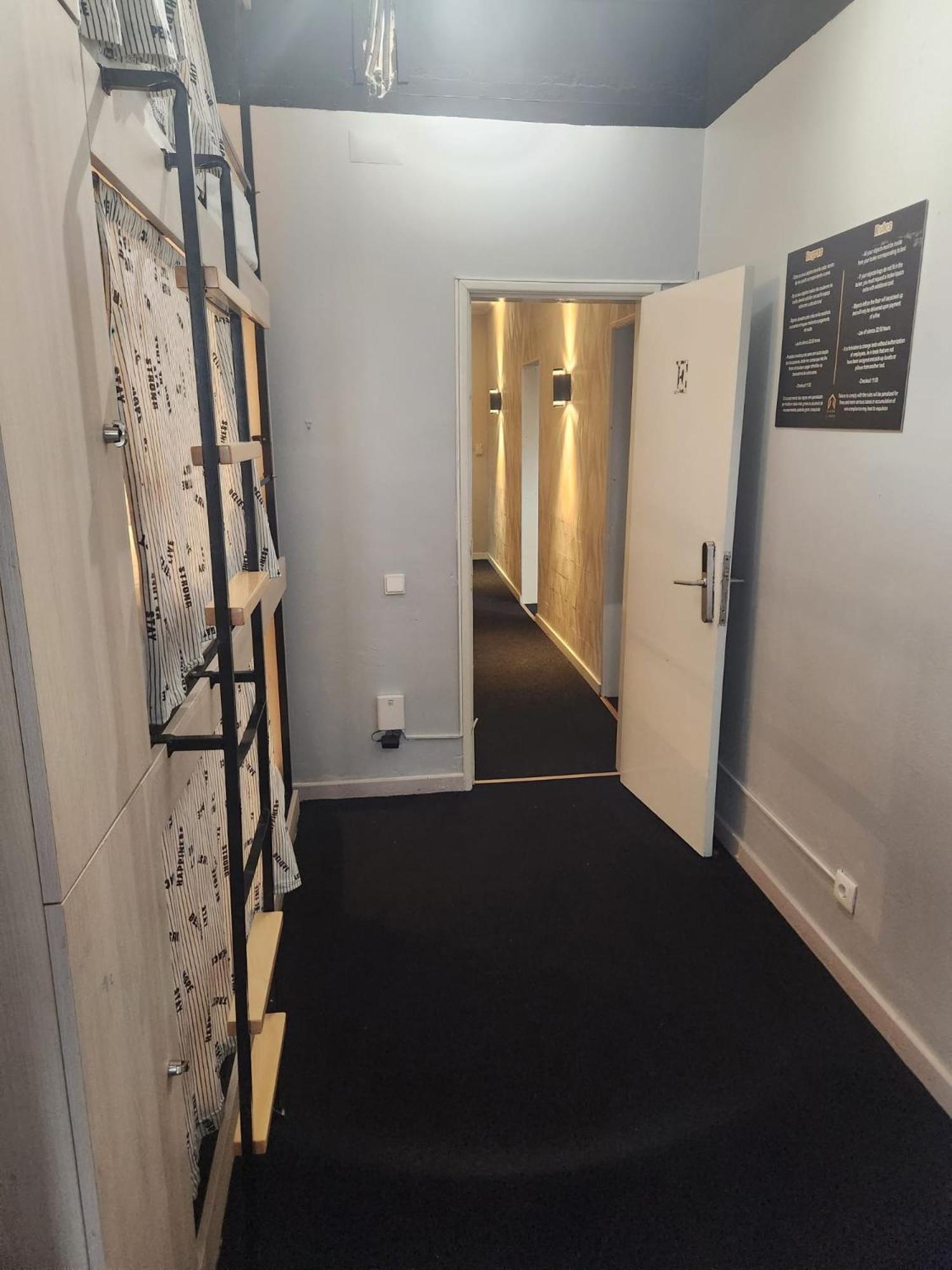 Daora Lisbon Low Cost Hostel Экстерьер фото